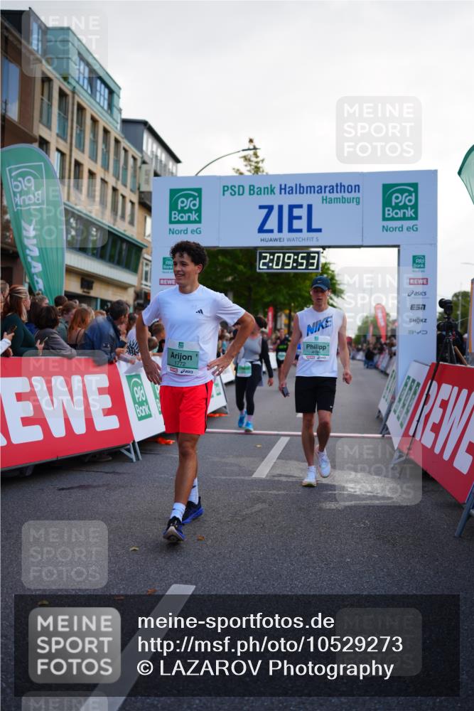 20.09.2026 - PSD Bank Halbmarathon LAZAROV Photography http://msf.ph/oto/10529273 20.09.2026 12:09:53 Ziel 1772, 1923, 2004, 2018, 2434, 2599, 4185, 4196, 4703, 4715 meine-sportfotos.de
