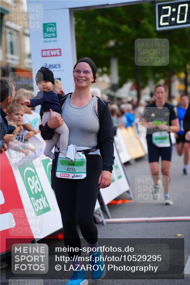 20.09.2026 - PSD Bank Halbmarathon LAZAROV Photography http://msf.ph/oto/10529295 20.09.2026 12:09:55 Ziel 1772, 1923, 2004, 2018, 2434, 2599, 4185, 4196, 4703, 4715 meine-sportfotos.de