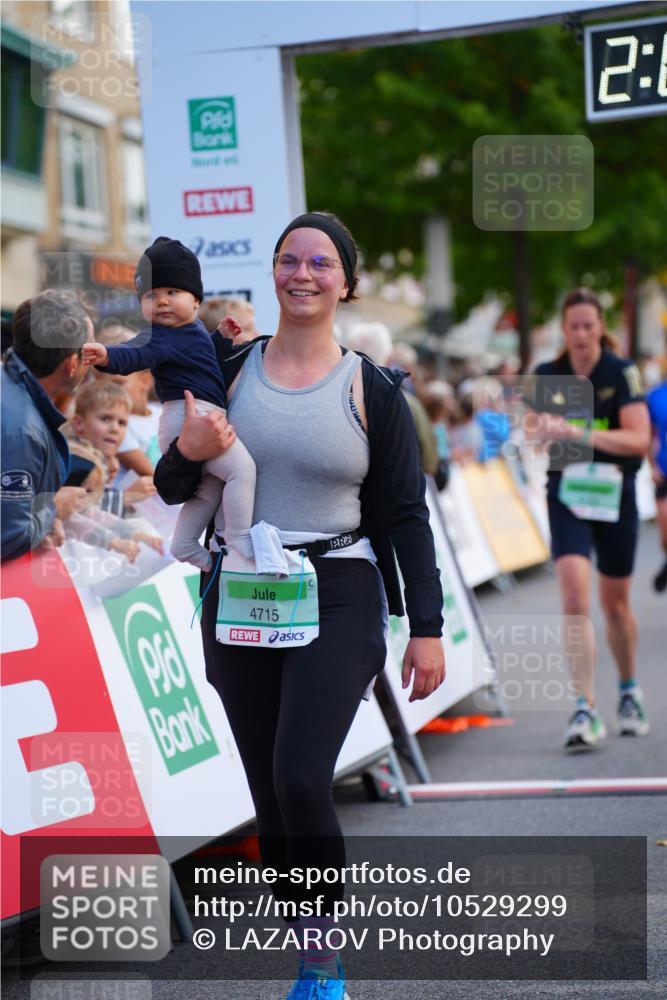 20.09.2026 - PSD Bank Halbmarathon LAZAROV Photography http://msf.ph/oto/10529299 20.09.2026 12:09:55 Ziel 1772, 1923, 2004, 2018, 2434, 2599, 4185, 4196, 4703, 4715 meine-sportfotos.de
