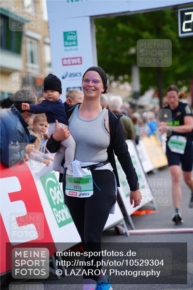 20.09.2026 - PSD Bank Halbmarathon LAZAROV Photography http://msf.ph/oto/10529304 20.09.2026 12:09:56 Ziel 1772, 1923, 2004, 2018, 2434, 2599, 4185, 4196, 4703, 4715 meine-sportfotos.de