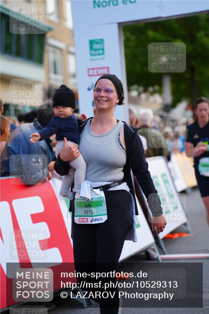 20.09.2026 - PSD Bank Halbmarathon LAZAROV Photography http://msf.ph/oto/10529313 20.09.2026 12:09:56 Ziel 1772, 1923, 2004, 2018, 2434, 2599, 4185, 4196, 4703, 4715 meine-sportfotos.de