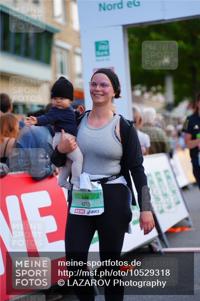 20.09.2026 - PSD Bank Halbmarathon LAZAROV Photography http://msf.ph/oto/10529318 20.09.2026 12:09:56 Ziel 1772, 1923, 2004, 2018, 2434, 2599, 4185, 4196, 4703, 4715 meine-sportfotos.de