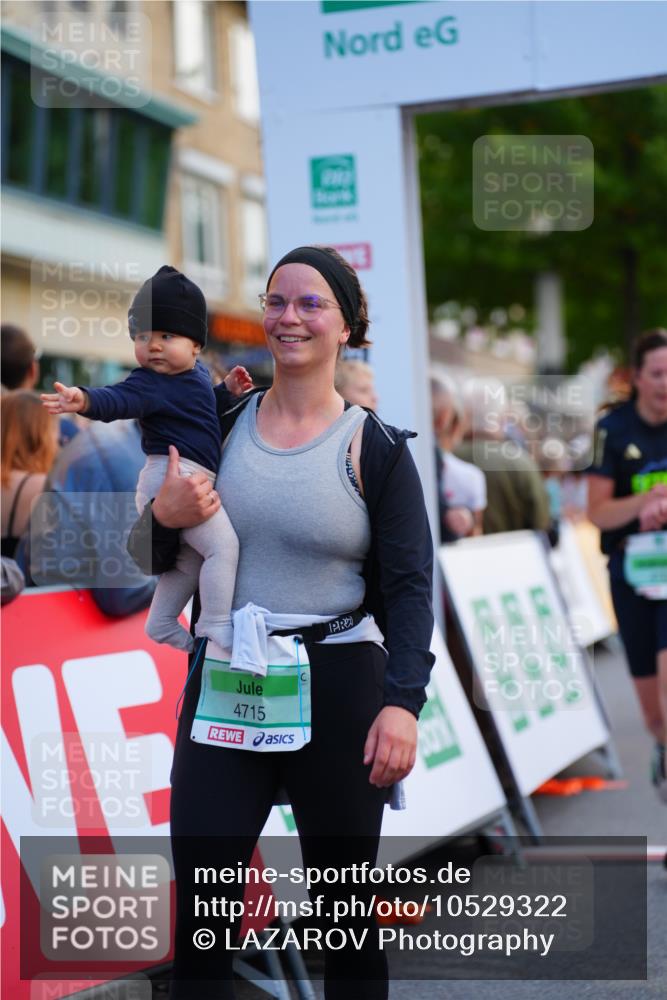 20.09.2026 - PSD Bank Halbmarathon LAZAROV Photography http://msf.ph/oto/10529322 20.09.2026 12:09:56 Ziel 1772, 1923, 2004, 2018, 2434, 2599, 4185, 4196, 4703, 4715 meine-sportfotos.de