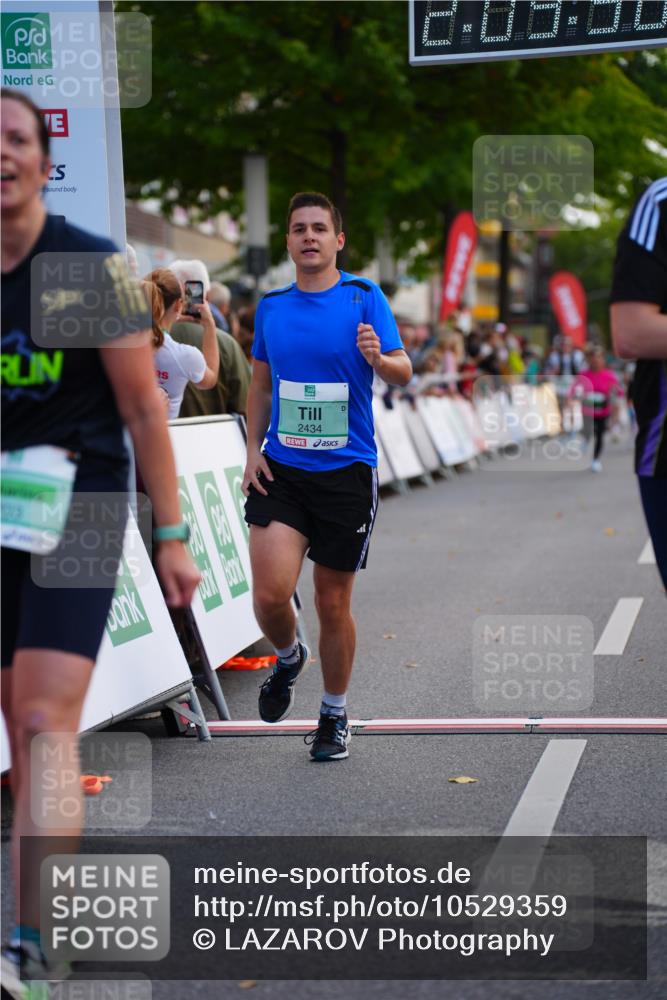 20.09.2026 - PSD Bank Halbmarathon LAZAROV Photography http://msf.ph/oto/10529359 20.09.2026 12:09:58 Ziel 1772, 2018, 2434, 2599, 4196, 4703, 4715 meine-sportfotos.de