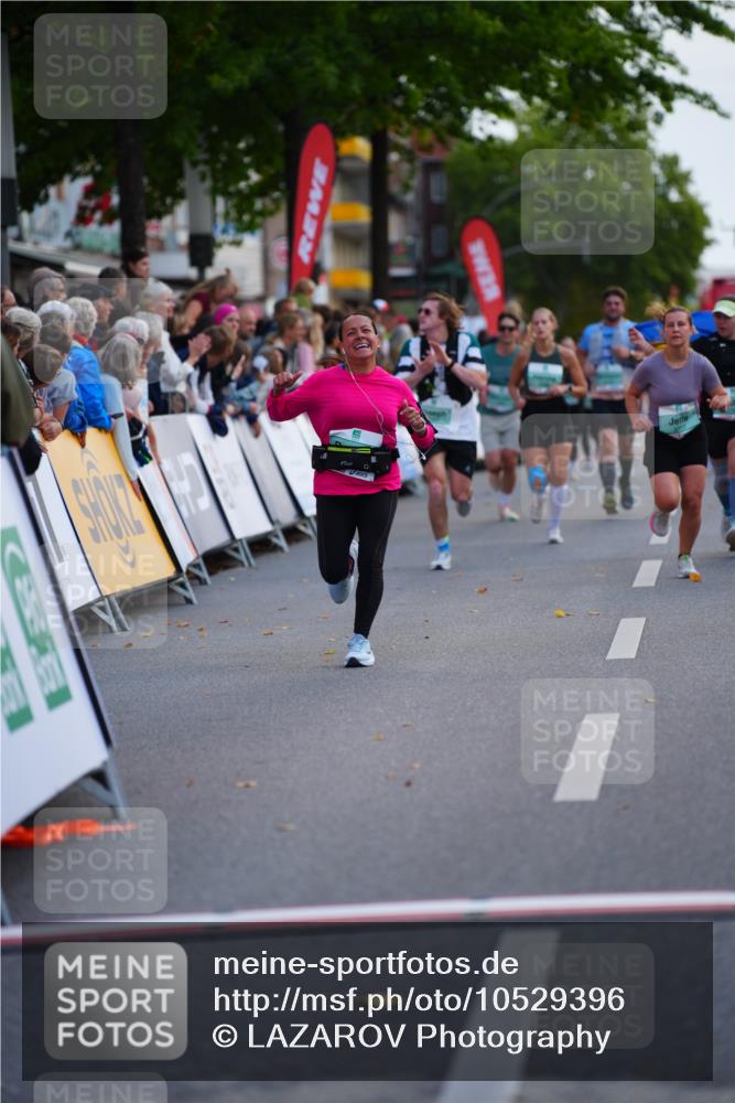 20.09.2026 - PSD Bank Halbmarathon LAZAROV Photography http://msf.ph/oto/10529396 20.09.2026 12:10:02 Ziel 1180, 2018, 2434, 2497, 2599, 2667, 4703 meine-sportfotos.de