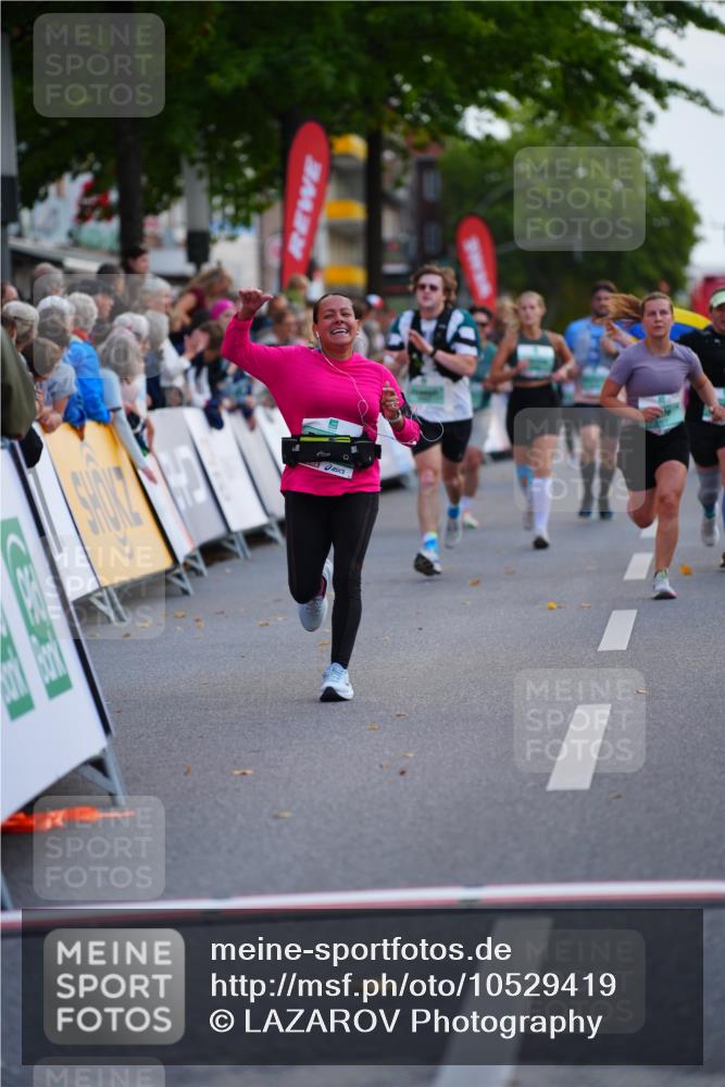 20.09.2026 - PSD Bank Halbmarathon LAZAROV Photography http://msf.ph/oto/10529419 20.09.2026 12:10:02 Ziel 1180, 2018, 2434, 2497, 2599, 2667, 4703 meine-sportfotos.de
