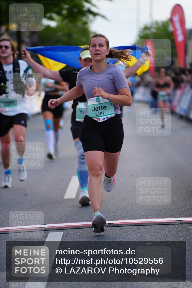 20.09.2026 - PSD Bank Halbmarathon LAZAROV Photography http://msf.ph/oto/10529556 20.09.2026 12:10:06 Ziel 1180, 1942, 2278, 2497, 2667, 3338, 4397 meine-sportfotos.de