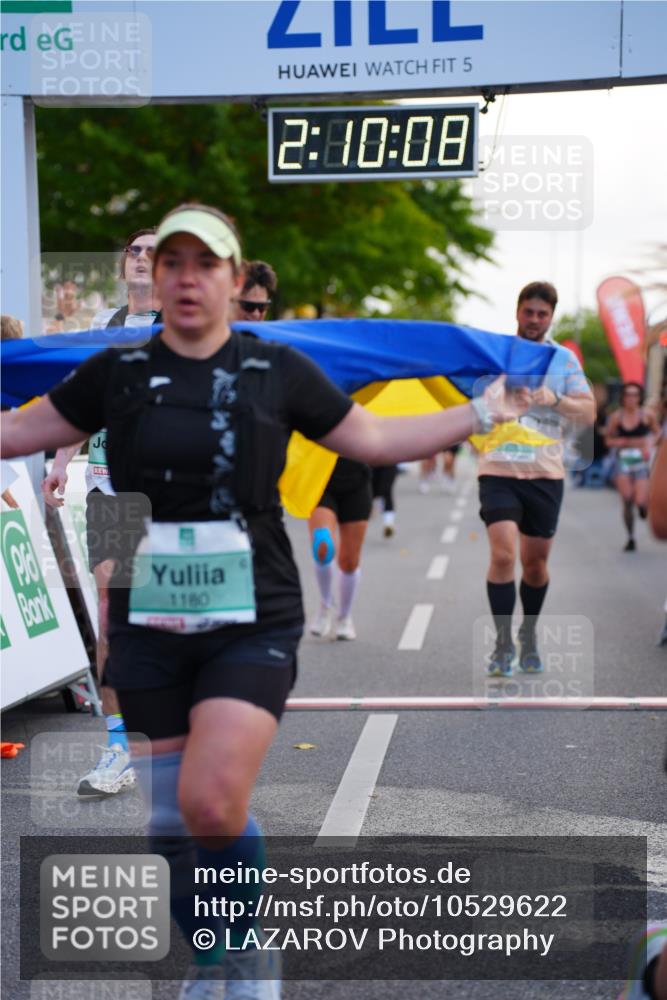 20.09.2026 - PSD Bank Halbmarathon LAZAROV Photography http://msf.ph/oto/10529622 20.09.2026 12:10:08 Ziel 1179, 1180, 1942, 2278, 2497, 2667, 2963, 3338, 4397 meine-sportfotos.de