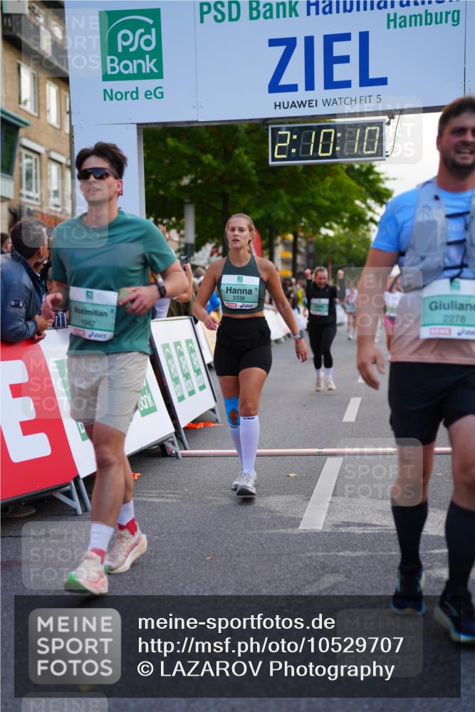 20.09.2026 - PSD Bank Halbmarathon LAZAROV Photography http://msf.ph/oto/10529707 20.09.2026 12:10:10 Ziel 1179, 1180, 1942, 2278, 2497, 2667, 2963, 3338, 4301, 4397, 4490 meine-sportfotos.de