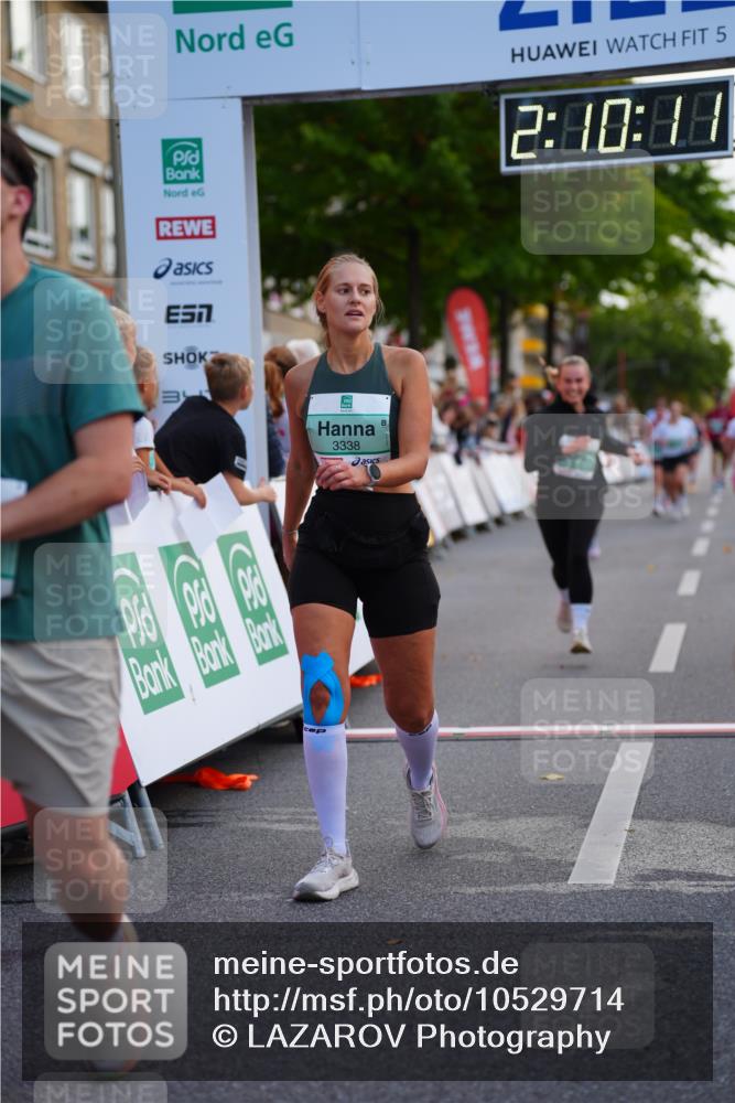 20.09.2026 - PSD Bank Halbmarathon LAZAROV Photography http://msf.ph/oto/10529714 20.09.2026 12:10:10 Ziel 1179, 1180, 1942, 2278, 2497, 2667, 2963, 3338, 4301, 4397, 4490 meine-sportfotos.de