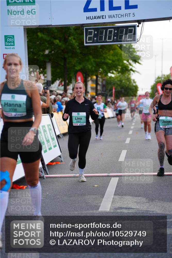 20.09.2026 - PSD Bank Halbmarathon LAZAROV Photography http://msf.ph/oto/10529749 20.09.2026 12:10:11 Ziel 1179, 1180, 1942, 2278, 2497, 2667, 2963, 3338, 4301, 4397, 4490 meine-sportfotos.de