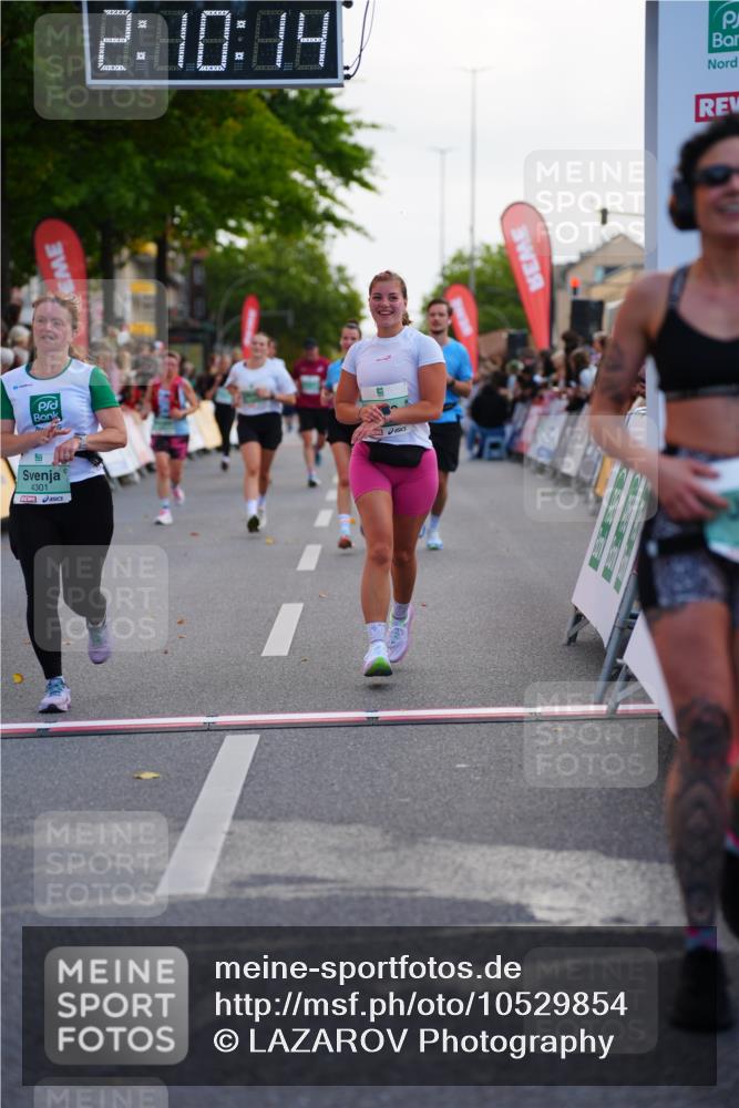 20.09.2026 - PSD Bank Halbmarathon LAZAROV Photography http://msf.ph/oto/10529854 20.09.2026 12:10:14 Ziel 1075, 1076, 1179, 1180, 1942, 2278, 2667, 2826, 2963, 3338, 4301, 4397, 4490 meine-sportfotos.de