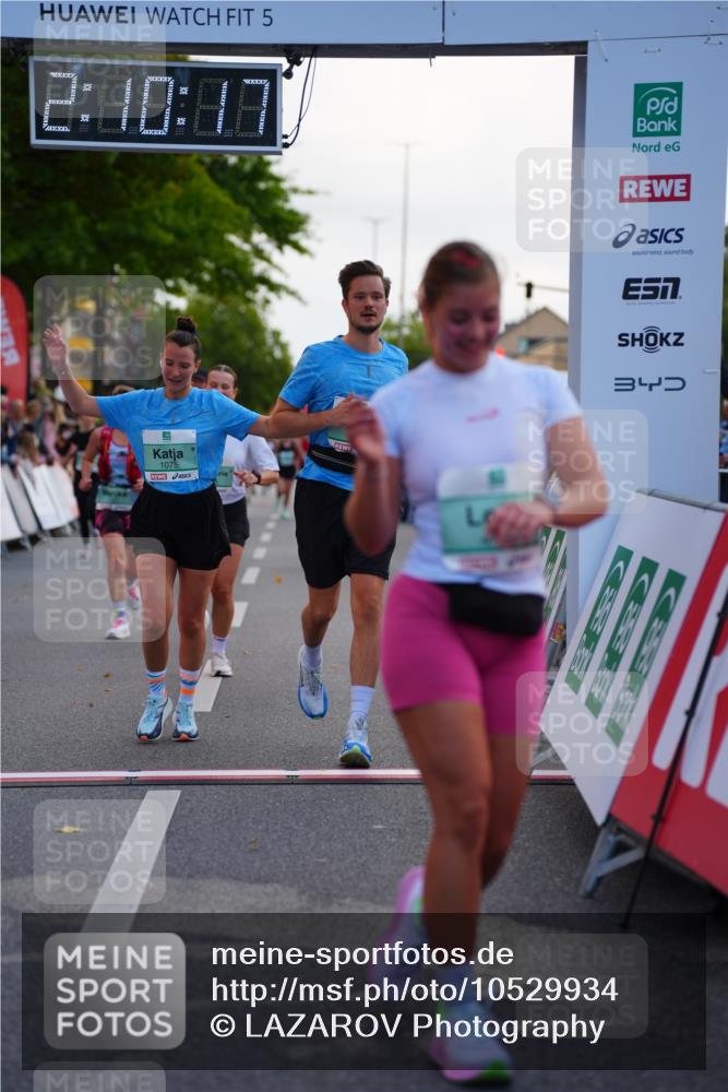 20.09.2026 - PSD Bank Halbmarathon LAZAROV Photography http://msf.ph/oto/10529934 20.09.2026 12:10:17 Ziel 1075, 1076, 1179, 2163, 2826, 2963, 3338, 3742, 3897, 4301, 4490 meine-sportfotos.de