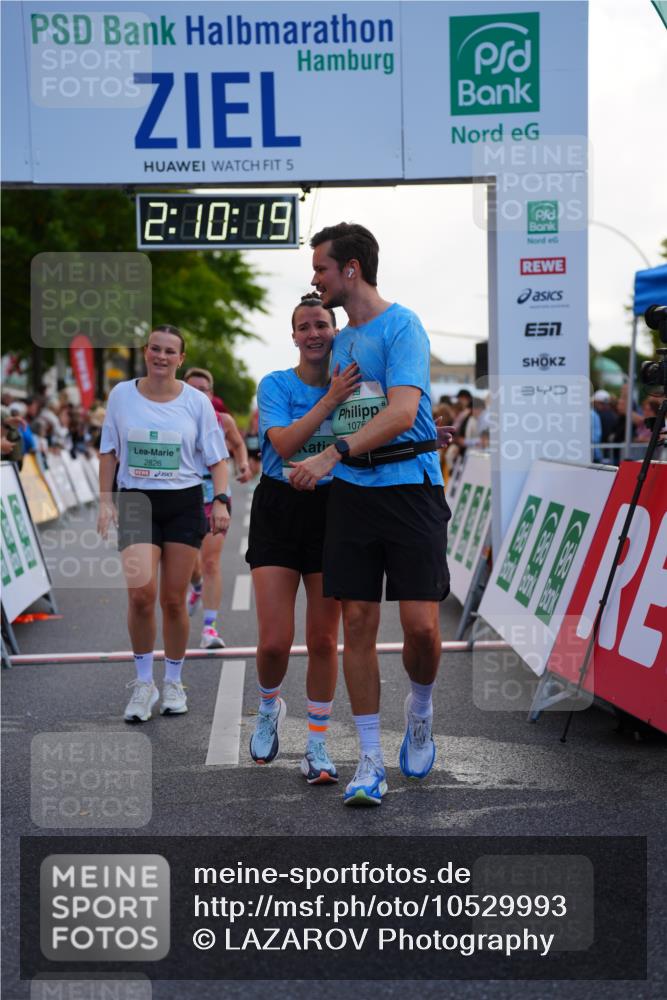20.09.2026 - PSD Bank Halbmarathon LAZAROV Photography http://msf.ph/oto/10529993 20.09.2026 12:10:19 Ziel 1075, 1076, 1179, 1878, 2163, 2826, 2963, 3391, 3742, 3897, 4301, 4490 meine-sportfotos.de