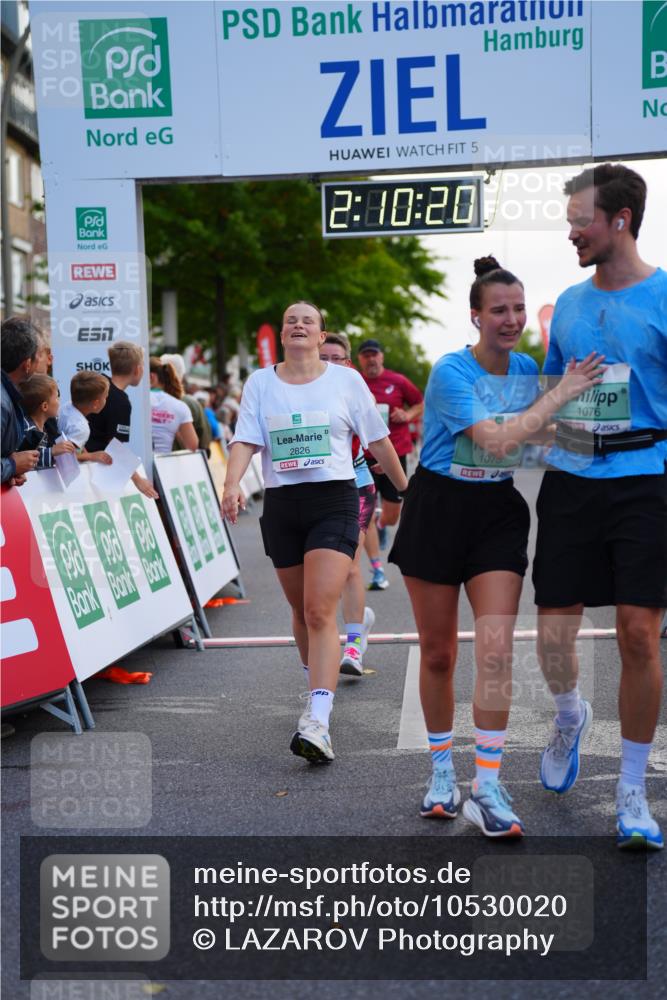 20.09.2026 - PSD Bank Halbmarathon LAZAROV Photography http://msf.ph/oto/10530020 20.09.2026 12:10:20 Ziel 1075, 1076, 1878, 2163, 2826, 3391, 3742, 3897, 4301, 4490 meine-sportfotos.de
