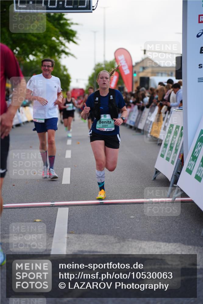 20.09.2026 - PSD Bank Halbmarathon LAZAROV Photography http://msf.ph/oto/10530063 20.09.2026 12:10:22 Ziel 1075, 1076, 1878, 2163, 2826, 3391, 3742, 3897, 4301, 4490 meine-sportfotos.de