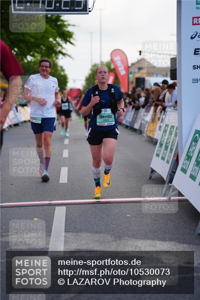 20.09.2026 - PSD Bank Halbmarathon LAZAROV Photography http://msf.ph/oto/10530073 20.09.2026 12:10:22 Ziel 1075, 1076, 1878, 2163, 2826, 3391, 3742, 3897, 4301, 4490 meine-sportfotos.de