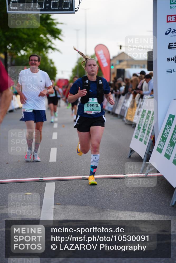 20.09.2026 - PSD Bank Halbmarathon LAZAROV Photography http://msf.ph/oto/10530091 20.09.2026 12:10:22 Ziel 1075, 1076, 1878, 2163, 2826, 3391, 3742, 3897, 4301, 4490 meine-sportfotos.de