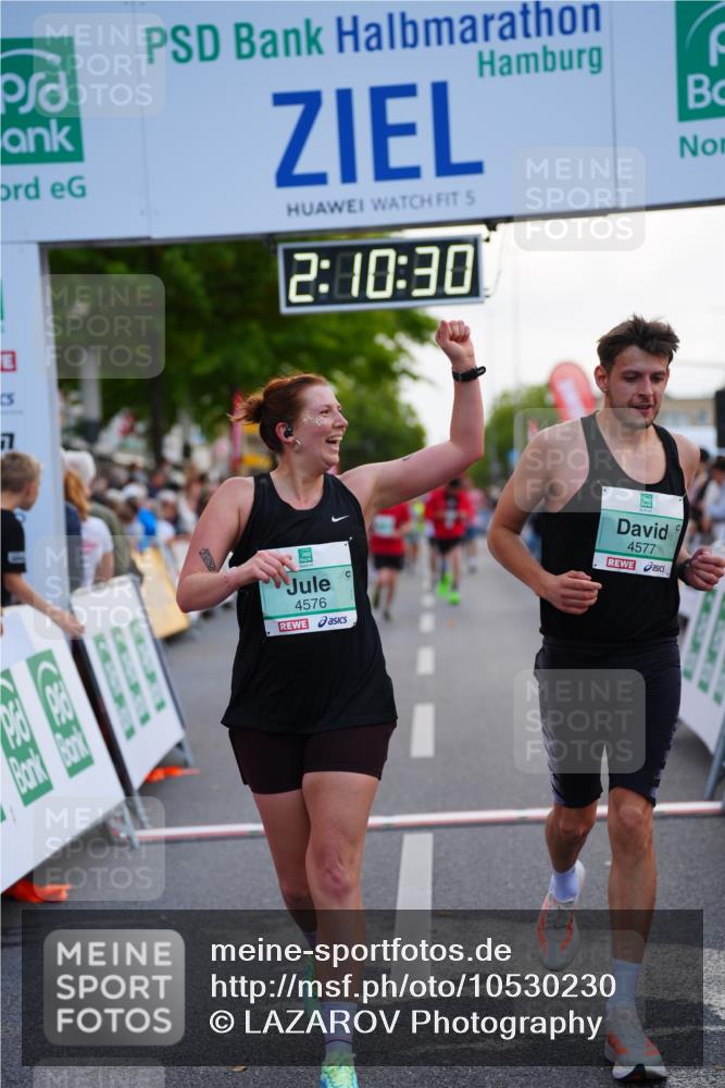 20.09.2026 - PSD Bank Halbmarathon LAZAROV Photography http://msf.ph/oto/10530230 20.09.2026 12:10:30 Ziel 1878, 3391, 4576, 4577 meine-sportfotos.de