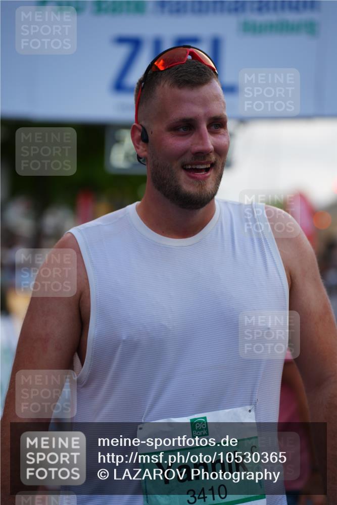 20.09.2026 - PSD Bank Halbmarathon LAZAROV Photography http://msf.ph/oto/10530365 20.09.2026 12:10:43 Ziel 1037, 1303, 1984, 2767, 2768, 3410, 3472, 3829, 4024, 4083, 4316, 4328, 4611 meine-sportfotos.de