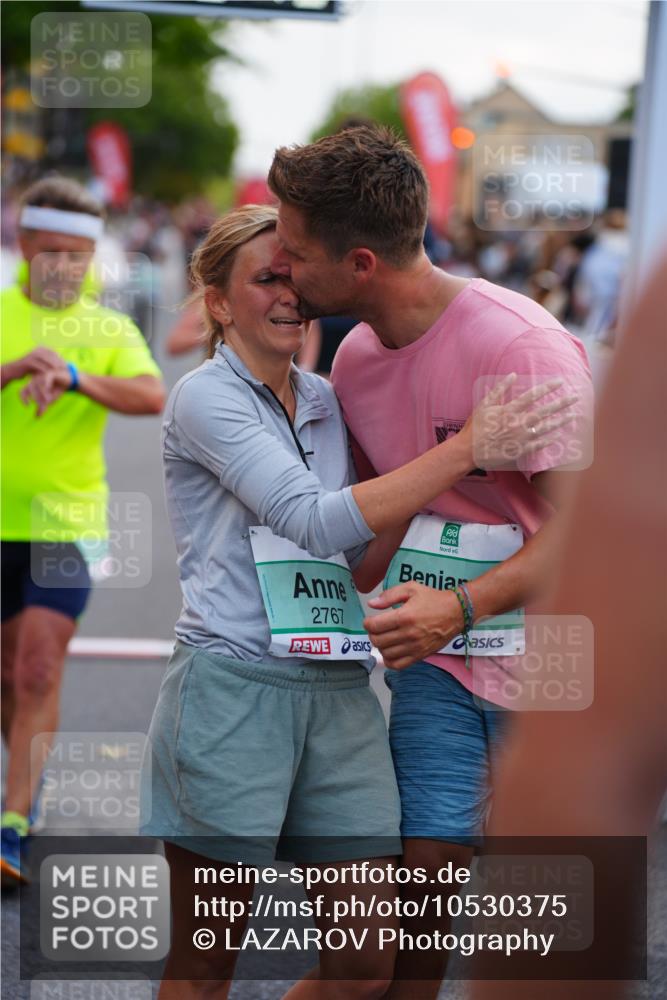 20.09.2026 - PSD Bank Halbmarathon LAZAROV Photography http://msf.ph/oto/10530375 20.09.2026 12:10:44 Ziel 1037, 1303, 1984, 2767, 2768, 3410, 3472, 3829, 4024, 4083, 4316, 4328, 4611 meine-sportfotos.de