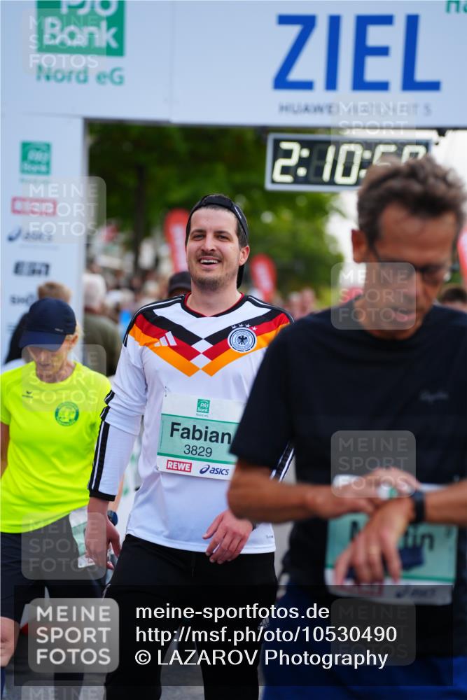 20.09.2026 - PSD Bank Halbmarathon LAZAROV Photography http://msf.ph/oto/10530490 20.09.2026 12:10:49 Ziel 1037, 1303, 1984, 2072, 2767, 2768, 3122, 3472, 3829, 4024, 4083, 4701 meine-sportfotos.de