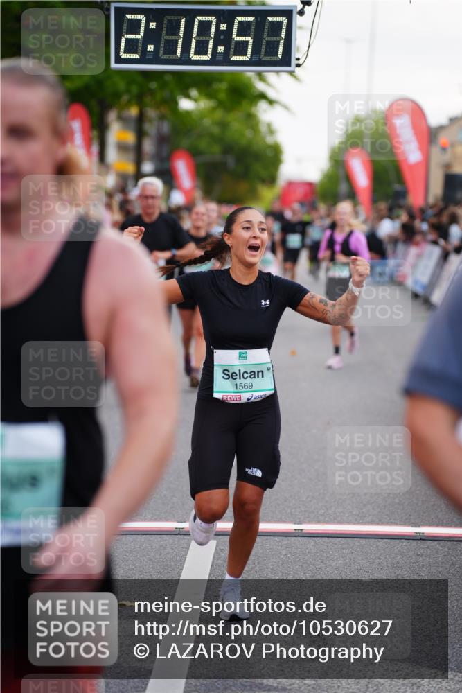 20.09.2026 - PSD Bank Halbmarathon LAZAROV Photography http://msf.ph/oto/10530627 20.09.2026 12:10:57 Ziel 1569, 2072, 3122, 3344, 3396, 3475, 3680, 3877, 4186, 4530, 4701 meine-sportfotos.de