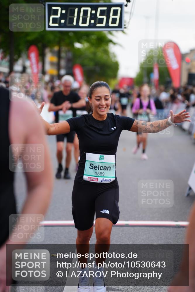 20.09.2026 - PSD Bank Halbmarathon LAZAROV Photography http://msf.ph/oto/10530643 20.09.2026 12:10:57 Ziel 1569, 2072, 3122, 3344, 3396, 3475, 3680, 3877, 4186, 4530, 4701 meine-sportfotos.de