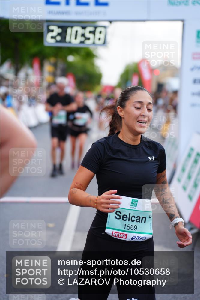 20.09.2026 - PSD Bank Halbmarathon LAZAROV Photography http://msf.ph/oto/10530658 20.09.2026 12:10:58 Ziel 1569, 3122, 3344, 3396, 3475, 3680, 3877, 4186, 4530 meine-sportfotos.de