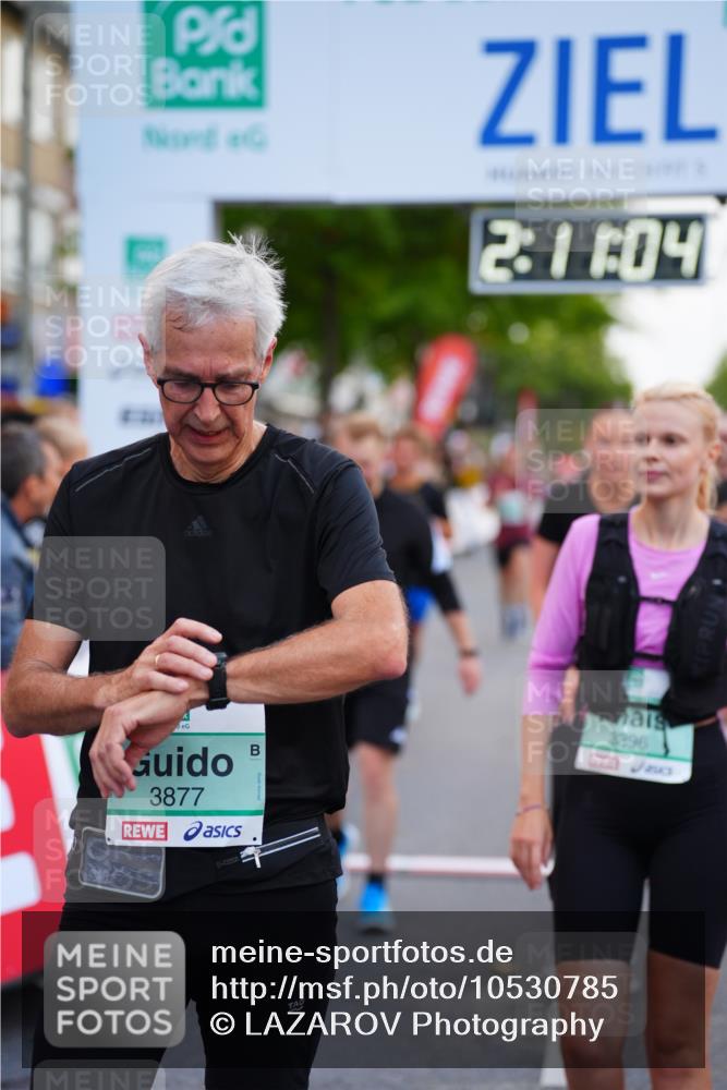 20.09.2026 - PSD Bank Halbmarathon LAZAROV Photography http://msf.ph/oto/10530785 20.09.2026 12:11:04 Ziel 1569, 1756, 2335, 2359, 2610, 3344, 3396, 3405, 3475, 3680, 3752, 3877, 4401, 4402 meine-sportfotos.de