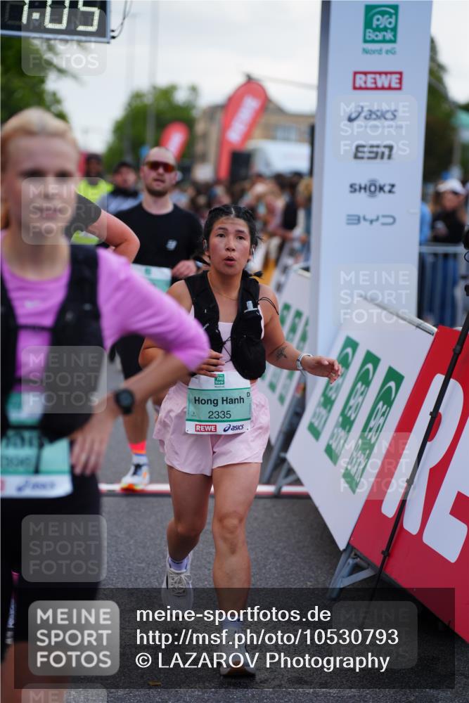20.09.2026 - PSD Bank Halbmarathon LAZAROV Photography http://msf.ph/oto/10530793 20.09.2026 12:11:05 Ziel 1756, 2335, 2359, 2602, 2610, 3344, 3396, 3405, 3680, 3752, 3877, 4401, 4402 meine-sportfotos.de