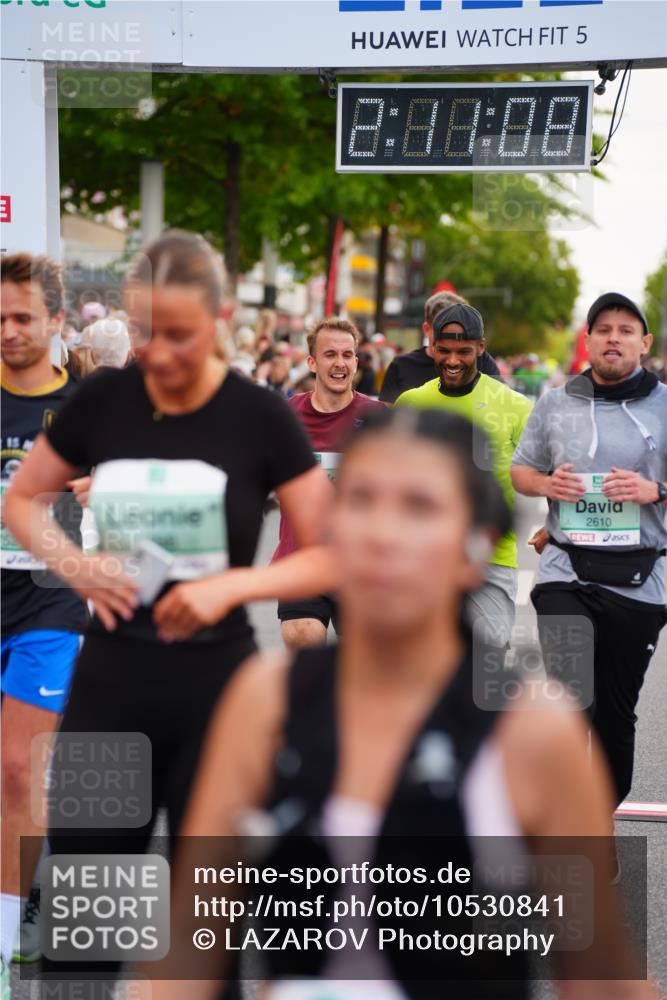 20.09.2026 - PSD Bank Halbmarathon LAZAROV Photography http://msf.ph/oto/10530841 20.09.2026 12:11:07 Ziel 1752, 1756, 2335, 2359, 2602, 2610, 3344, 3396, 3405, 3680, 3752, 3877, 4401, 4402 meine-sportfotos.de
