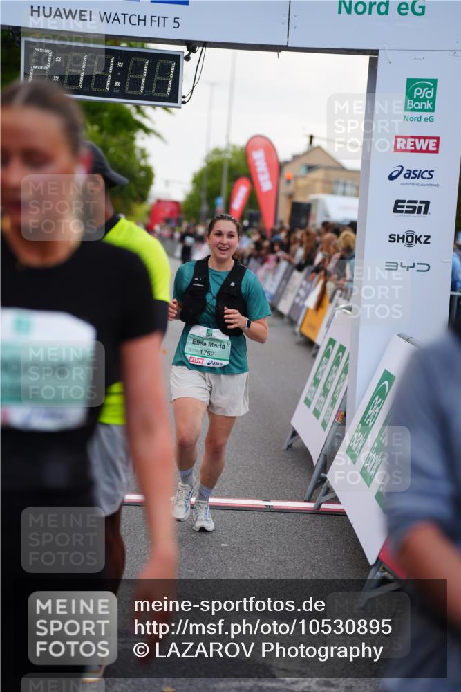 20.09.2026 - PSD Bank Halbmarathon LAZAROV Photography http://msf.ph/oto/10530895 20.09.2026 12:11:10 Ziel 1752, 1756, 2335, 2359, 2602, 2610, 3405, 3752, 4401, 4402 meine-sportfotos.de