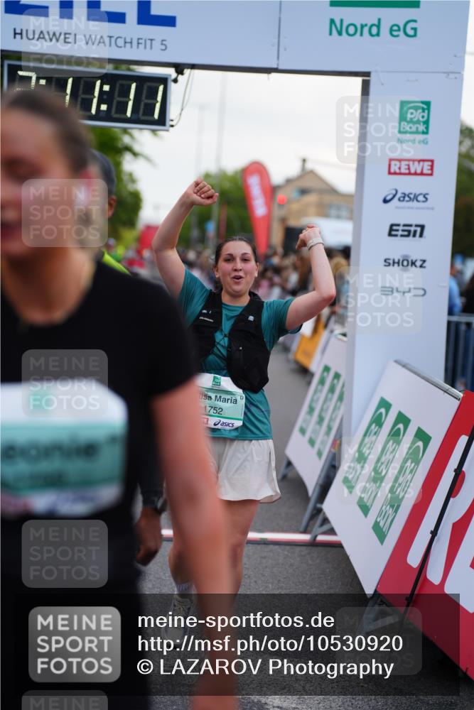 20.09.2026 - PSD Bank Halbmarathon LAZAROV Photography http://msf.ph/oto/10530920 20.09.2026 12:11:11 Ziel 1752, 1756, 2335, 2359, 2602, 2610, 3405, 3752, 4401, 4402 meine-sportfotos.de