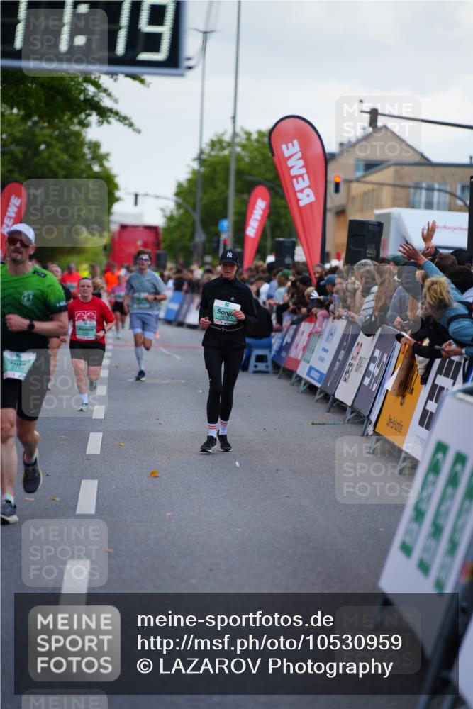 20.09.2026 - PSD Bank Halbmarathon LAZAROV Photography http://msf.ph/oto/10530959 20.09.2026 12:11:19 Ziel 2719 meine-sportfotos.de