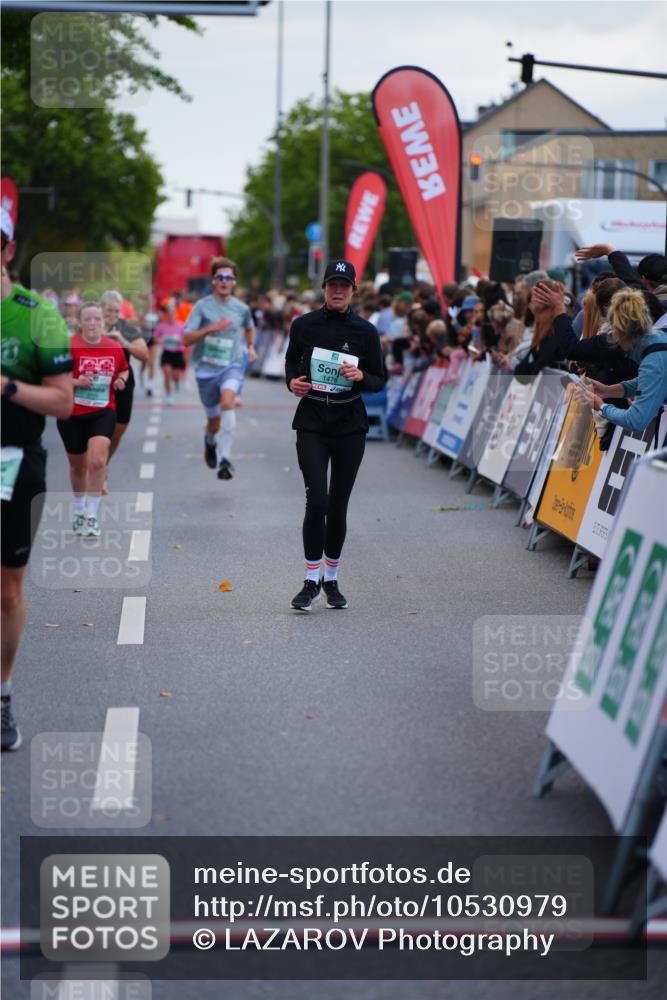 20.09.2026 - PSD Bank Halbmarathon LAZAROV Photography http://msf.ph/oto/10530979 20.09.2026 12:11:20 Ziel 1478, 2719, 3814 meine-sportfotos.de