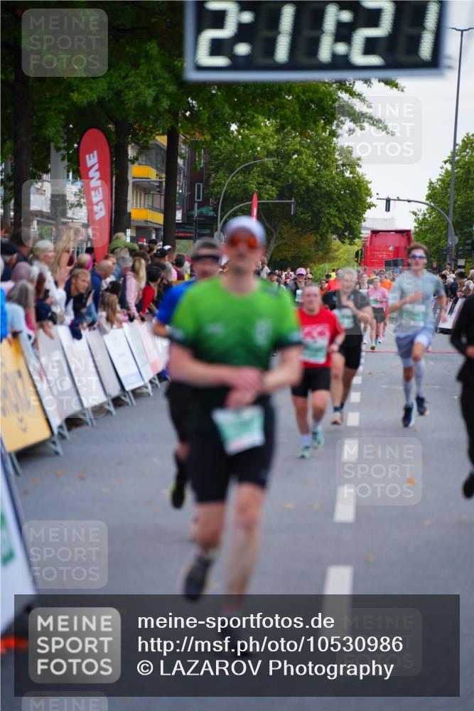20.09.2026 - PSD Bank Halbmarathon LAZAROV Photography http://msf.ph/oto/10530986 20.09.2026 12:11:21 Ziel 1478, 2719, 2739, 2893, 3814 meine-sportfotos.de