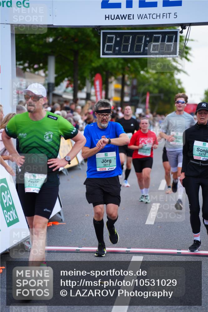 20.09.2026 - PSD Bank Halbmarathon LAZAROV Photography http://msf.ph/oto/10531029 20.09.2026 12:11:23 Ziel 1478, 2357, 2719, 2739, 2893, 3145, 3814 meine-sportfotos.de