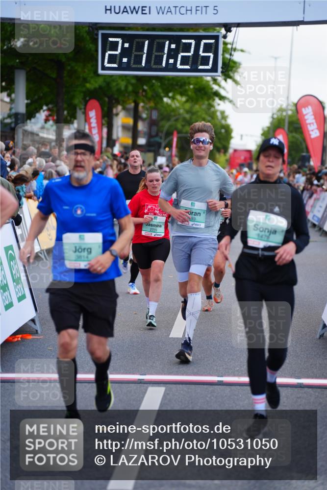 20.09.2026 - PSD Bank Halbmarathon LAZAROV Photography http://msf.ph/oto/10531050 20.09.2026 12:11:24 Ziel 1267, 1478, 2357, 2719, 2739, 2893, 3145, 3814 meine-sportfotos.de