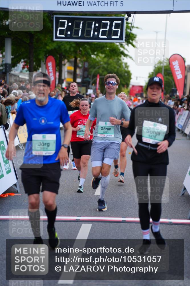 20.09.2026 - PSD Bank Halbmarathon LAZAROV Photography http://msf.ph/oto/10531057 20.09.2026 12:11:24 Ziel 1267, 1478, 2357, 2719, 2739, 2893, 3145, 3814 meine-sportfotos.de