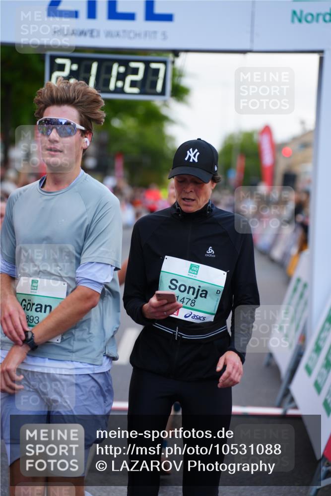 20.09.2026 - PSD Bank Halbmarathon LAZAROV Photography http://msf.ph/oto/10531088 20.09.2026 12:11:26 Ziel 1267, 1478, 2357, 2368, 2719, 2739, 2893, 3145, 3261, 3814 meine-sportfotos.de