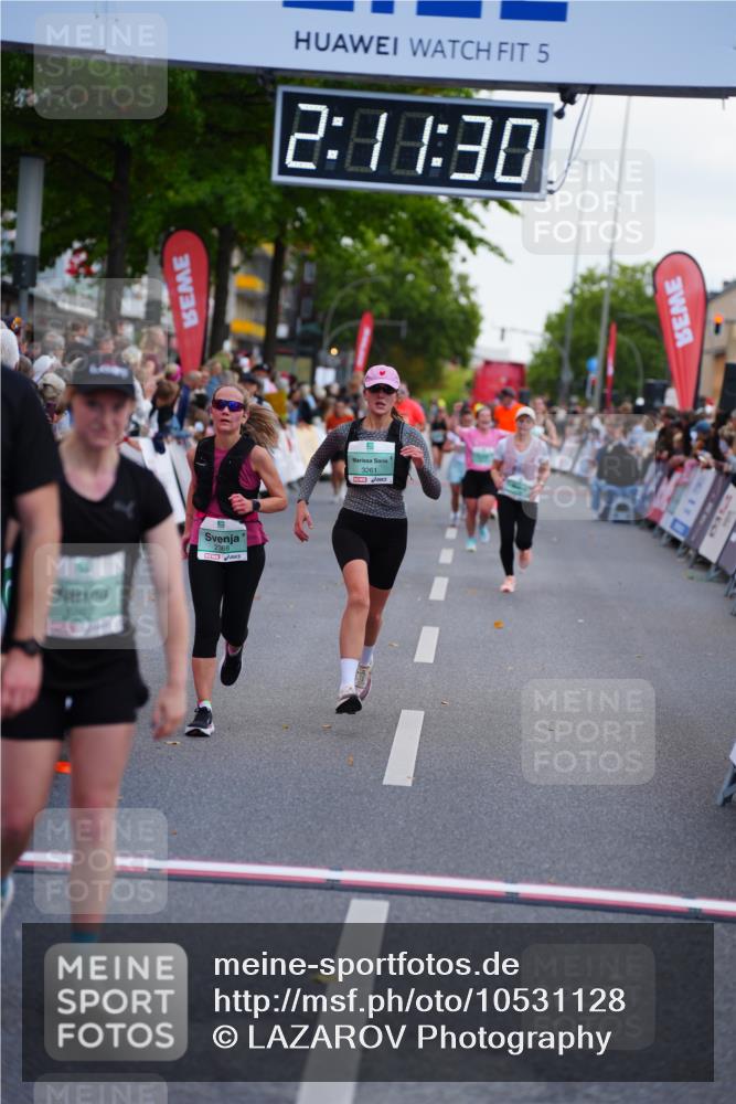 20.09.2026 - PSD Bank Halbmarathon LAZAROV Photography http://msf.ph/oto/10531128 20.09.2026 12:11:29 Ziel 1267, 1478, 2357, 2368, 2719, 2739, 2893, 3145, 3172, 3261, 3814 meine-sportfotos.de