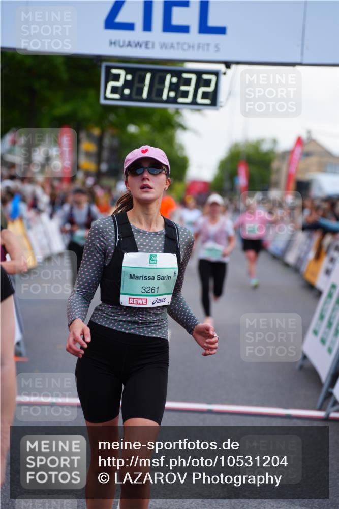 20.09.2026 - PSD Bank Halbmarathon LAZAROV Photography http://msf.ph/oto/10531204 20.09.2026 12:11:32 Ziel 1267, 1478, 2357, 2368, 2475, 2739, 2893, 3145, 3172, 3261, 3814, 3853, 3854, 4452 meine-sportfotos.de