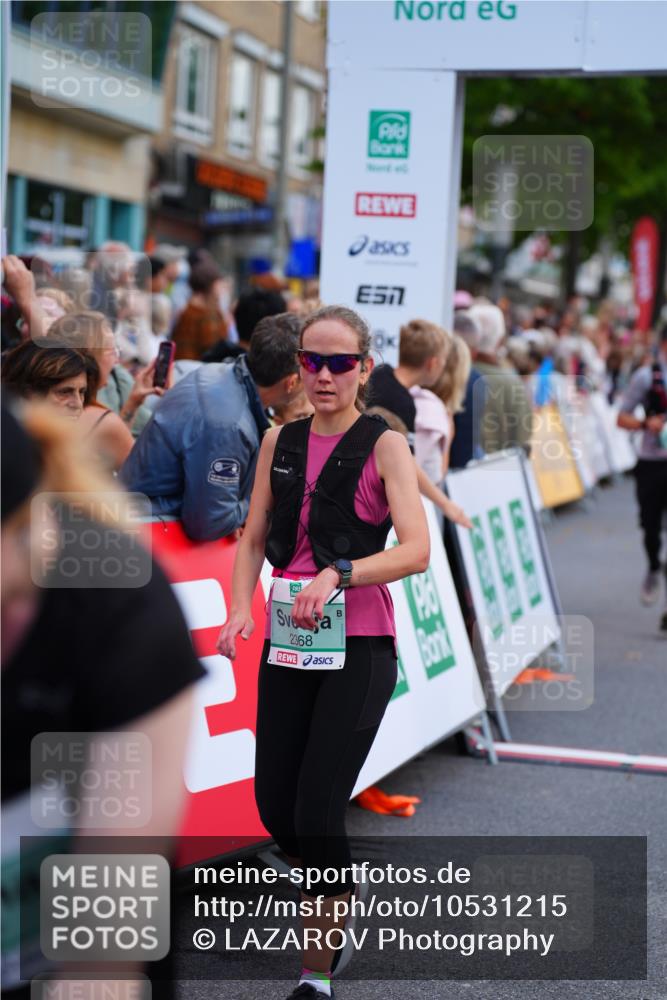 20.09.2026 - PSD Bank Halbmarathon LAZAROV Photography http://msf.ph/oto/10531215 20.09.2026 12:11:33 Ziel 1267, 2357, 2368, 2475, 2739, 2893, 3145, 3172, 3261, 3853, 3854, 4452 meine-sportfotos.de