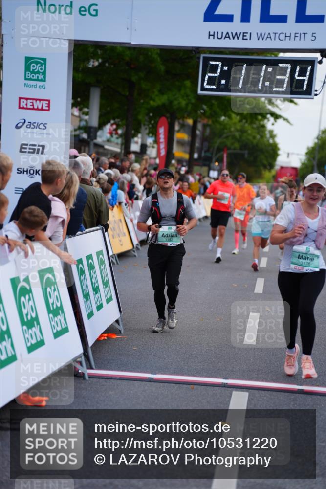 20.09.2026 - PSD Bank Halbmarathon LAZAROV Photography http://msf.ph/oto/10531220 20.09.2026 12:11:33 Ziel 1267, 2357, 2368, 2475, 2739, 2893, 3145, 3172, 3261, 3853, 3854, 4452 meine-sportfotos.de