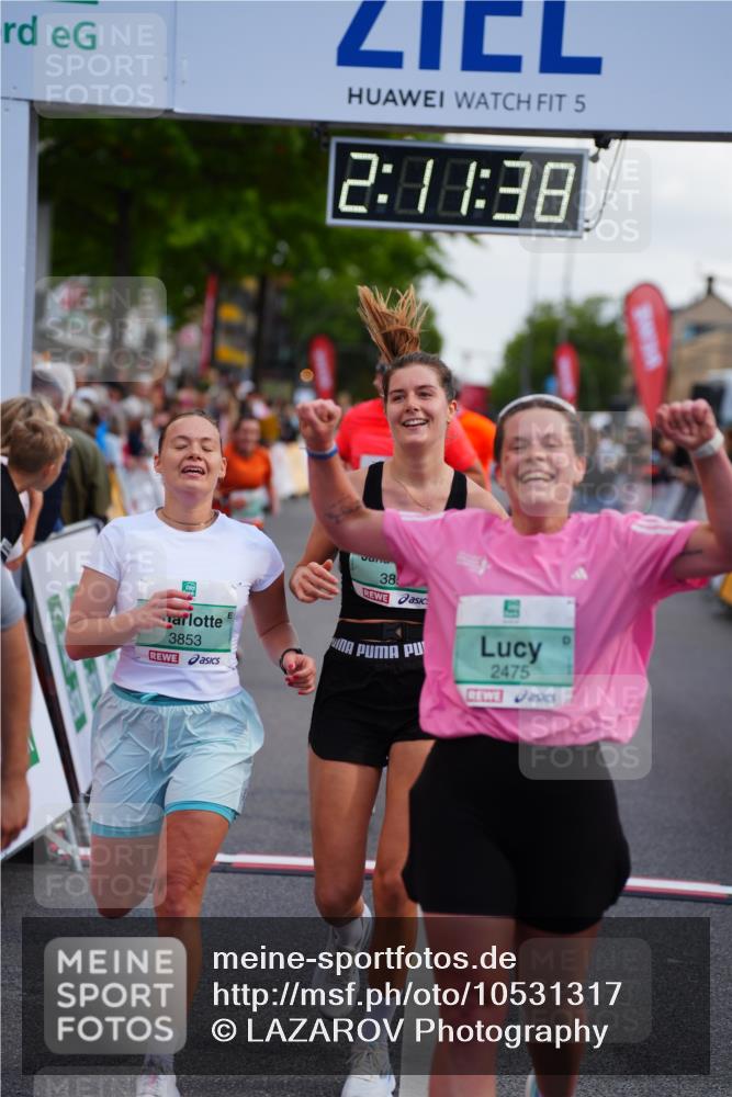 20.09.2026 - PSD Bank Halbmarathon LAZAROV Photography http://msf.ph/oto/10531317 20.09.2026 12:11:37 Ziel 1579, 2243, 2368, 2475, 3172, 3261, 3853, 3854, 4129, 4452 meine-sportfotos.de