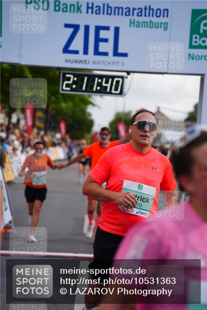 20.09.2026 - PSD Bank Halbmarathon LAZAROV Photography http://msf.ph/oto/10531363 20.09.2026 12:11:39 Ziel 1579, 2081, 2243, 2475, 3172, 3853, 3854, 4129, 4452 meine-sportfotos.de