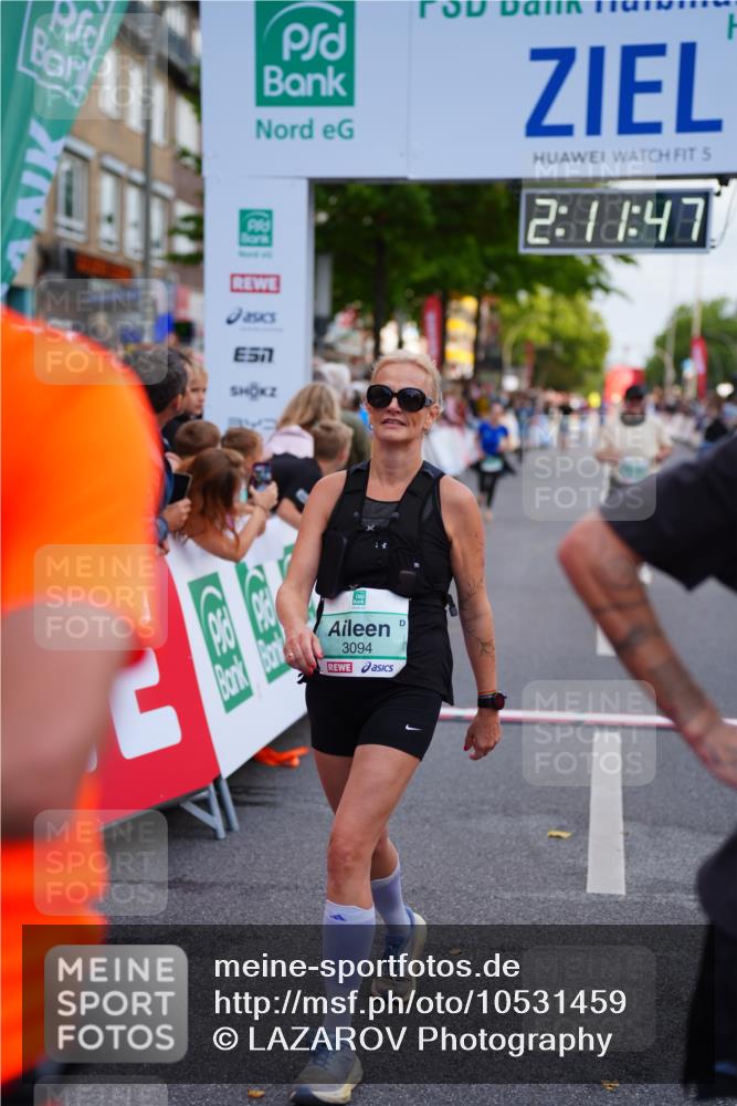 20.09.2026 - PSD Bank Halbmarathon LAZAROV Photography http://msf.ph/oto/10531459 20.09.2026 12:11:47 Ziel 2081, 2243, 3094, 3210, 4129 meine-sportfotos.de