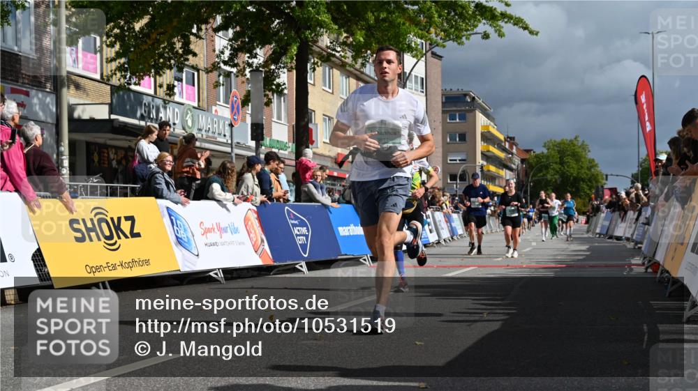 20.09.2026 - PSD Bank Halbmarathon J. Mangold http://msf.ph/oto/10531519 20.09.2026 12:16:44 Ziel 1060, 1562, 1988, 2006, 2535, 3231, 3477, 3611, 4477 meine-sportfotos.de