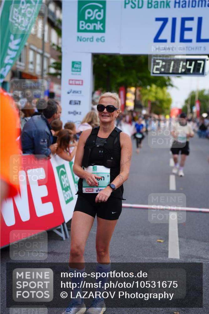 20.09.2026 - PSD Bank Halbmarathon LAZAROV Photography http://msf.ph/oto/10531675 20.09.2026 12:11:47 Ziel 2081, 2243, 3094, 3210, 4129 meine-sportfotos.de